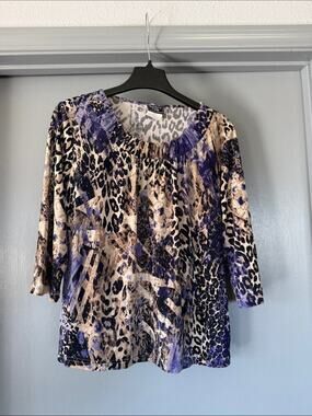 Southern Lady Animal Print Women's Pullover Top 3/4 Sleeves sz Medium Scoop Neck
